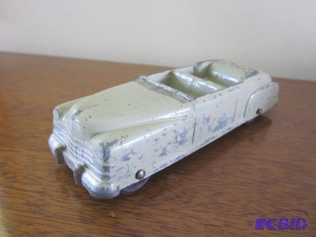 lot 31 image: Vintage Crysler 6 inch Tootsie car....