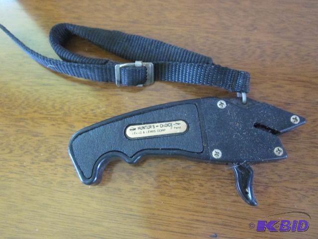 lot 49 image: Hunters Choice archery quick release. ...
