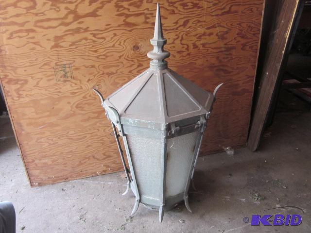 lot 62 image: 32 inch x 18 inch large antique cast iron str...