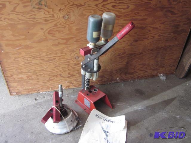 lot 72 image: MEC-Speeder 300 shot gun shell reloader. ...