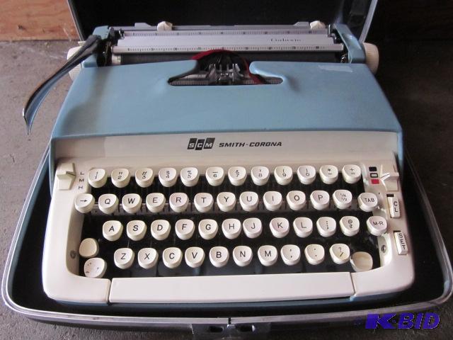 lot 74 image: Smith-Corona Galaxie typewriter in the case.&...