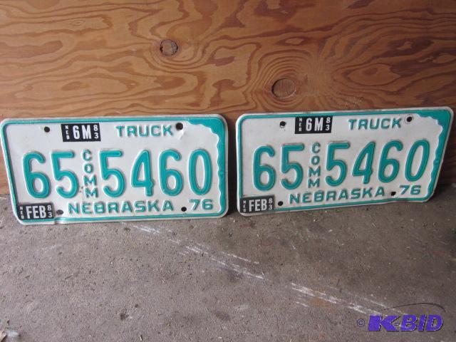 lot 78 image: Pair of vintage 1976 Nebraska Truck license p...
