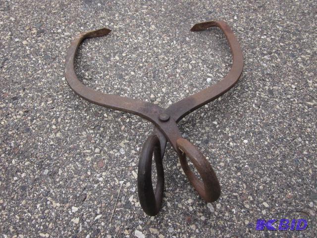 lot 84 image: Large antique cast iron ice tongs, marked Al ...