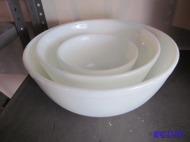 lot 94 image: Lot of (3) milk glass Nesting Bowls, good con...