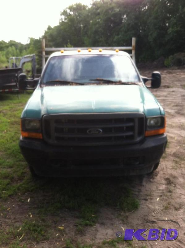 lot 1 image: 2001 Ford F-350 Flatbed dually Truck from New Mexico
