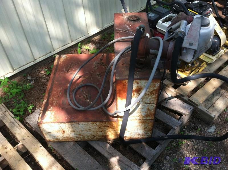 lot 109 image: Portable Fuel Tank With Electric Pump