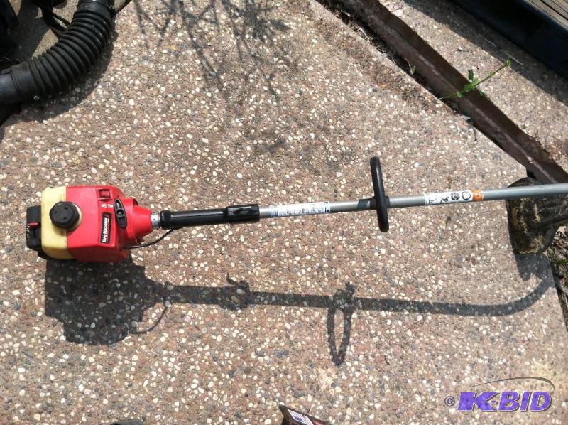 lot 110 image: MTD Yard Machines Curved Shaft Weed Whip