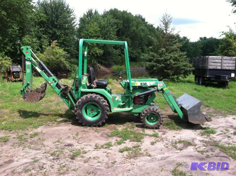lot 16 image: Terramite T5C LoaderBackhoe