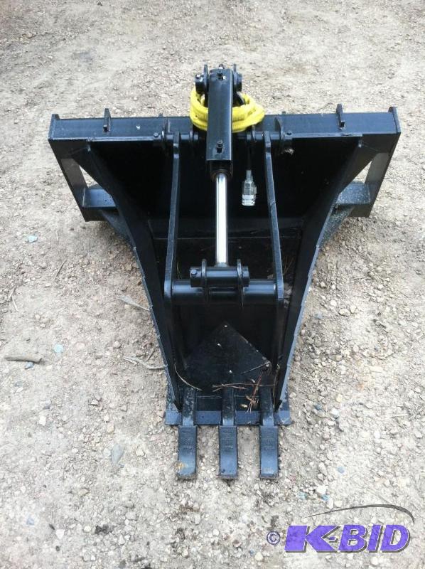 lot 23 image: Skid Steer Stump BucketGrapple