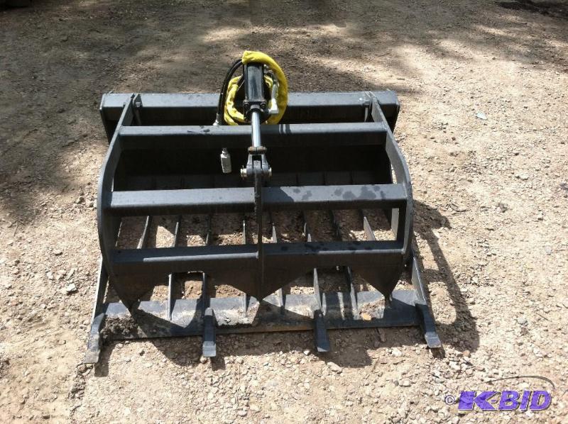 lot 26 image: 48 Skid Steer Grapple