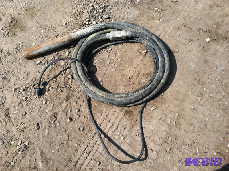 lot 39 image: Concrete Vibrator
