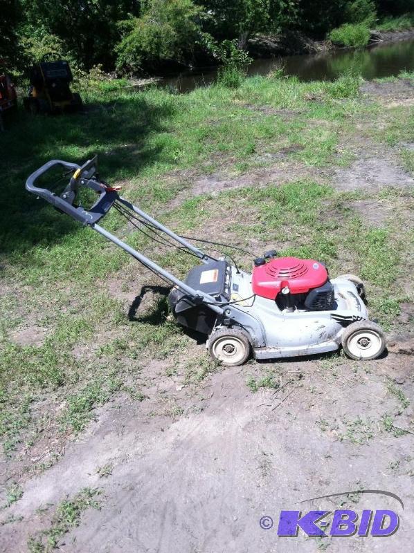 lot 48 image: Honda Self Propelled Push Mower