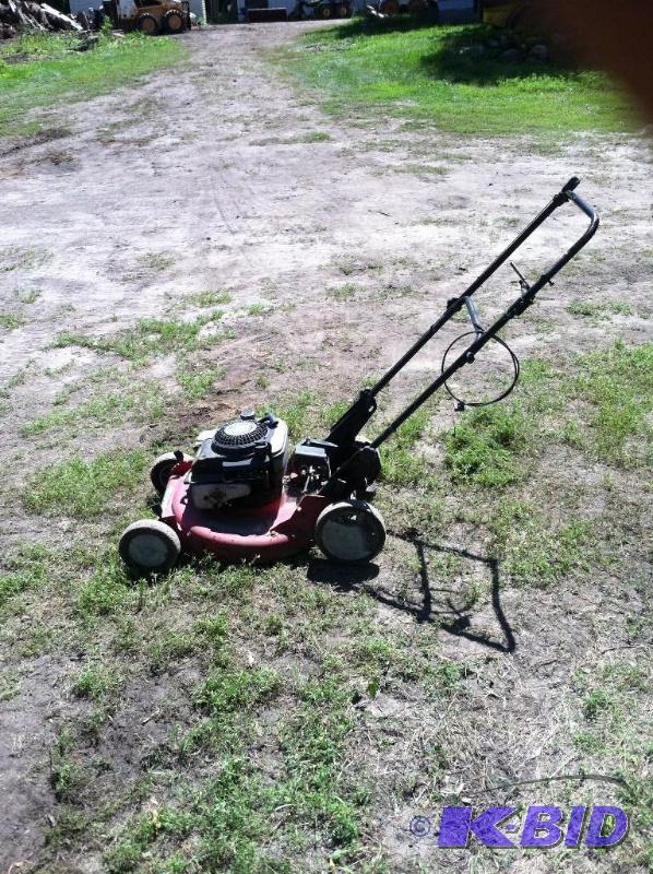 lot 49 image: Snapper Push Mower