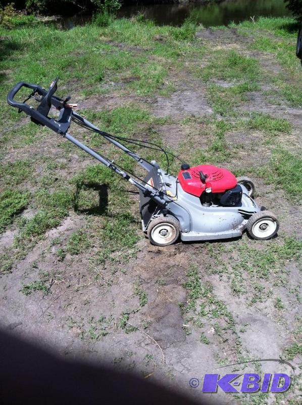 lot 51 image: Honda Self Propelled Push Mower