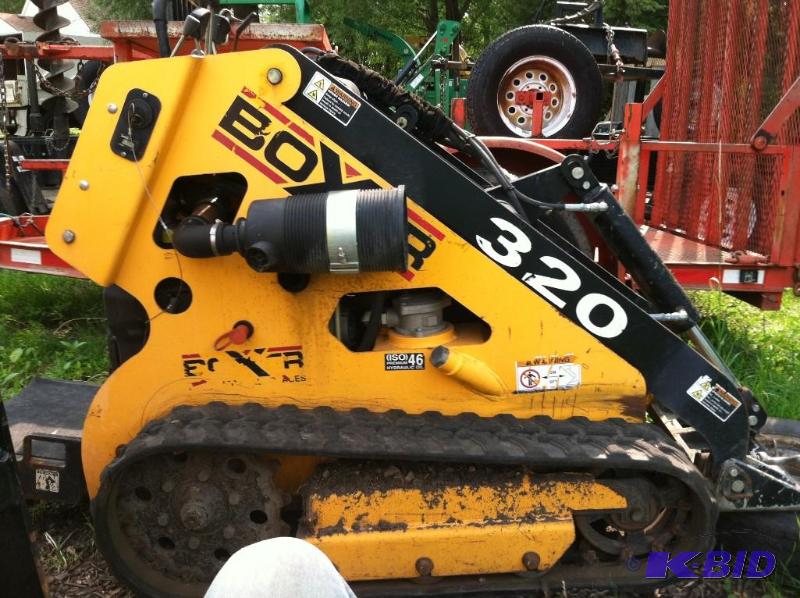 lot 60 image: Boxer 320 Mini Skid Steer