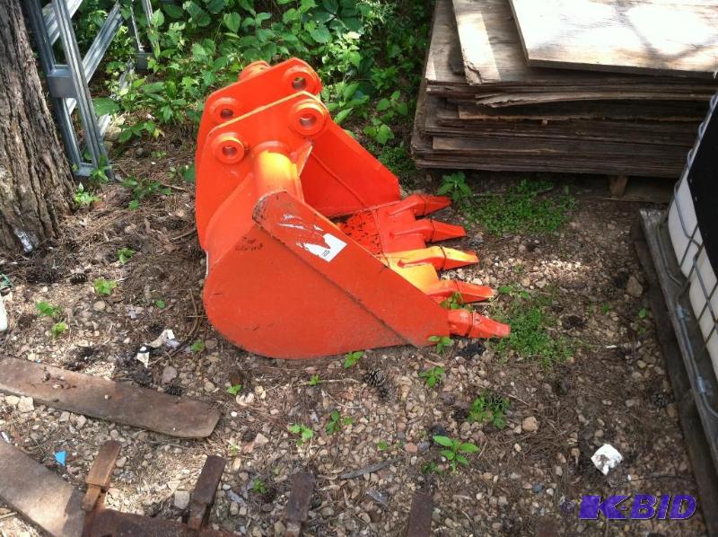 lot 75 image: Brand New Kubota mini Excavator Bucket