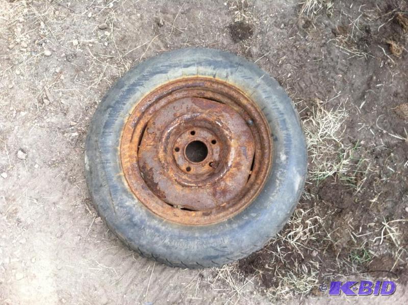 lot 79 image: Tire and Rim