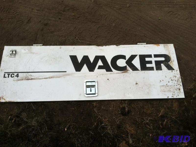 lot 84 image: Wacker Side Door