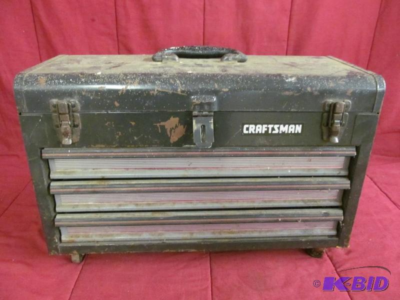 lot 117 image: Tool chest
