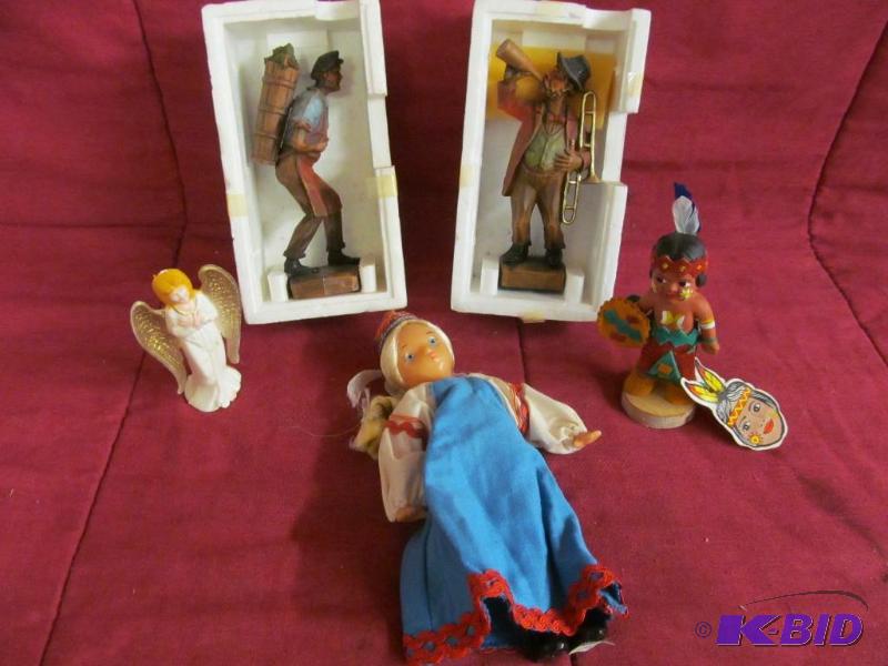 lot 130 image: Figures