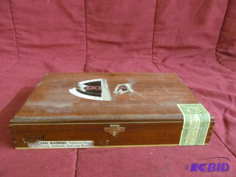 lot 141 image: Box
