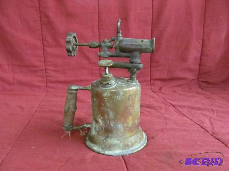 lot 146 image: Tool