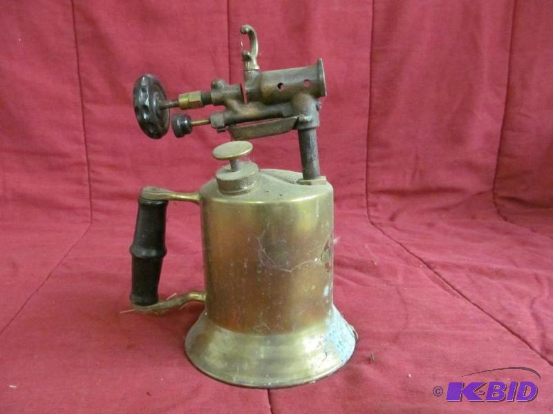 lot 147 image: Tool