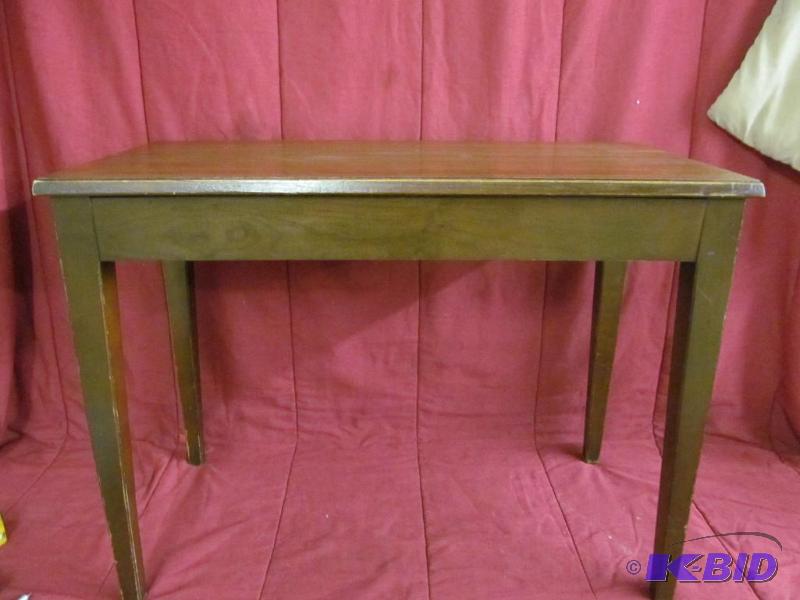 lot 74 image: Bench