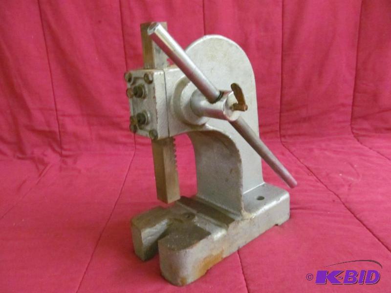 lot 75 image: Tool