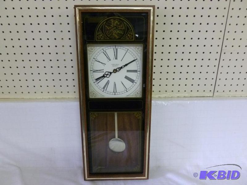 lot 104 image: Verichron - Tempus Fugit&nbspbattery operate...