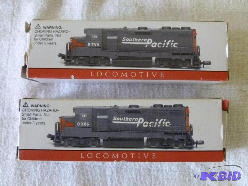 lot 105 image: Lot of two Southern Pacific N-Scale locomotiv...