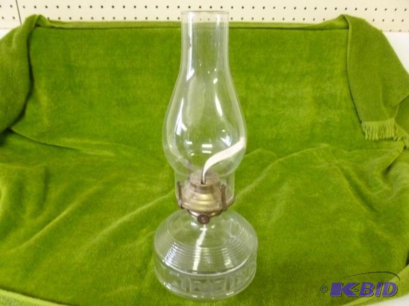 lot 106 image: Lamplight Farms glass bodied oil lamp that me...