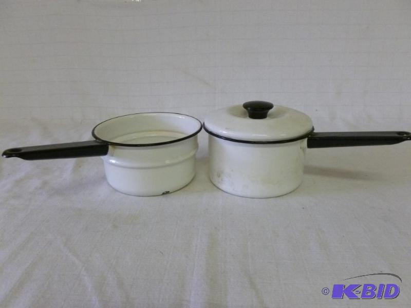 lot 145 image: Vintage black and white enamelware double boi...