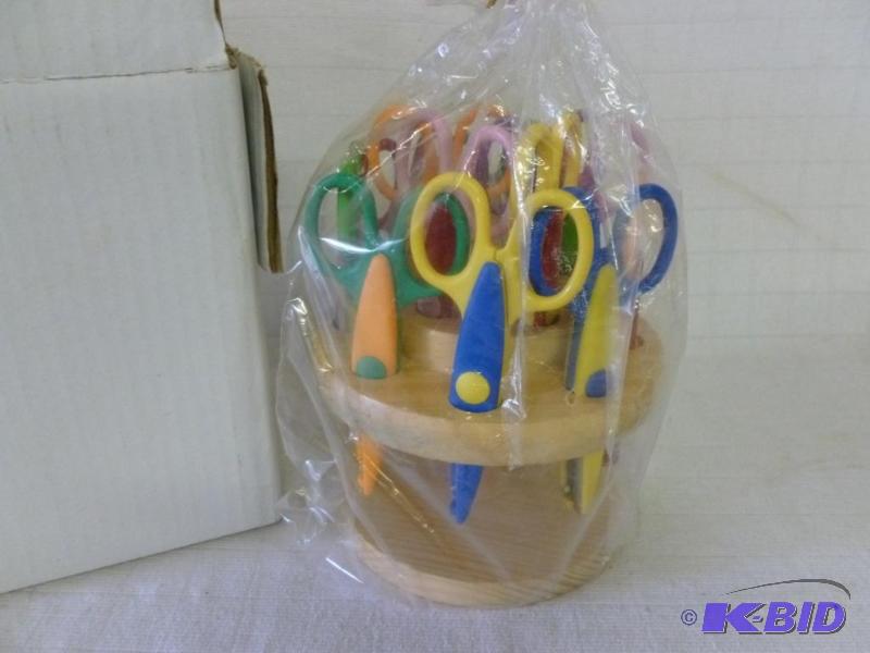lot 162 image: Lot of twelve craft scissors with wooden rack...
