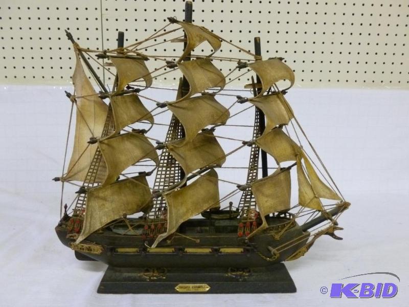 lot 19 image: Large Fragata Espanola Ano 1780 wooden sailin...