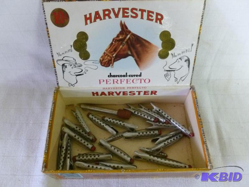 lot 38 image: Large lot of vintage Tip-Top products metal h...