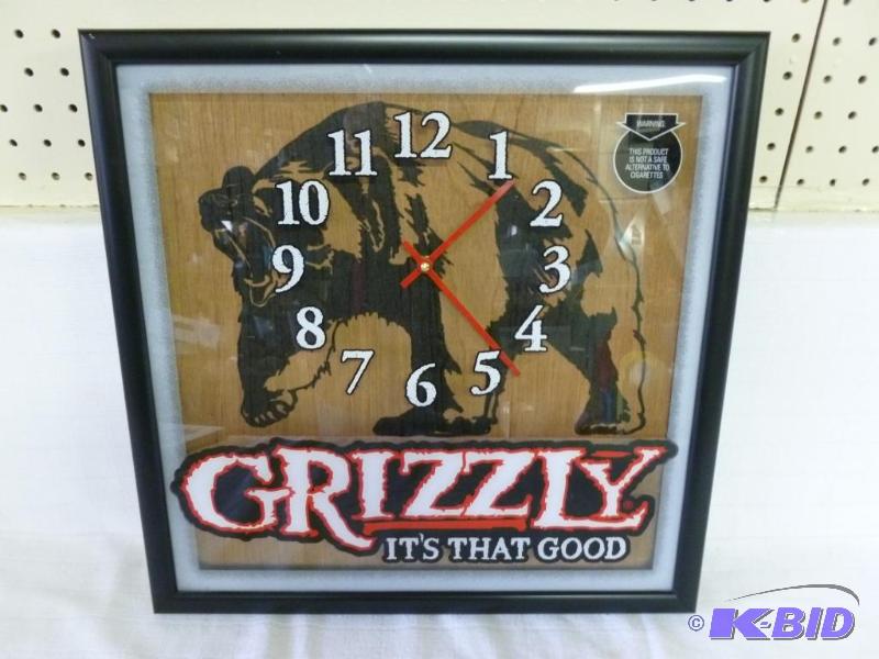 lot 46 image: Collectible Grizzly framed wall clock that me...