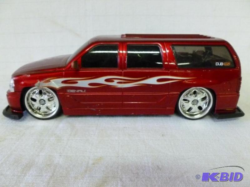lot 58 image: Jada Toys 2002 GMC Yucon 116 scale die cast ...
