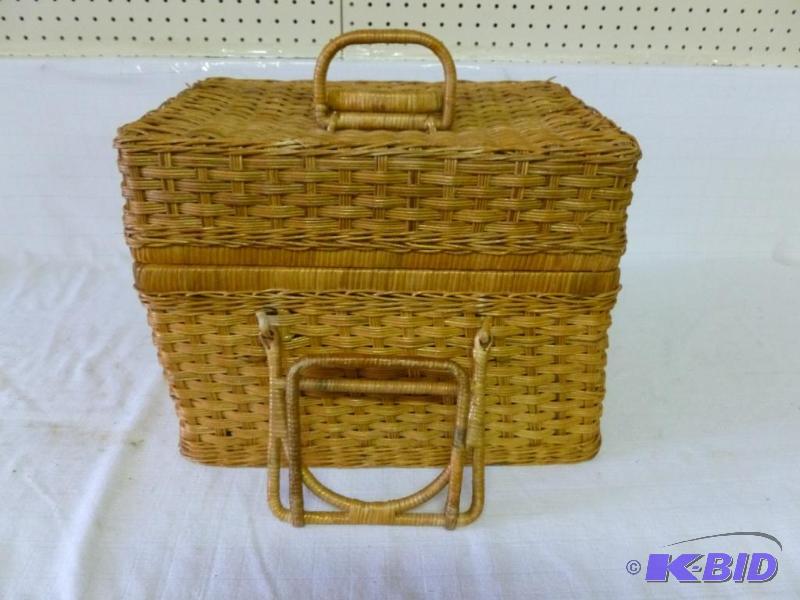 lot 60 image: Large wicker picnic basket that measures 11 3...