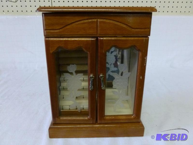lot 68 image: Beautiful wood and glass front double door je...