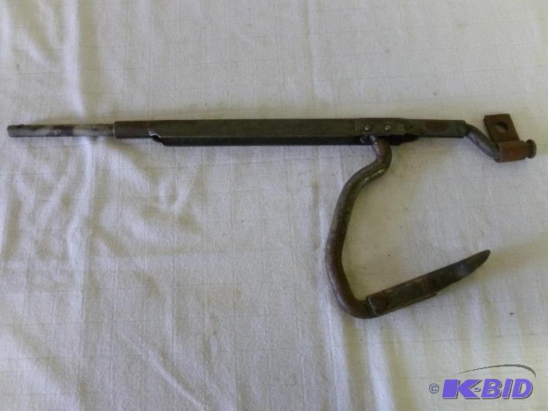 lot 72 image: Large Ford Specialty Tool, measures 20.5"...