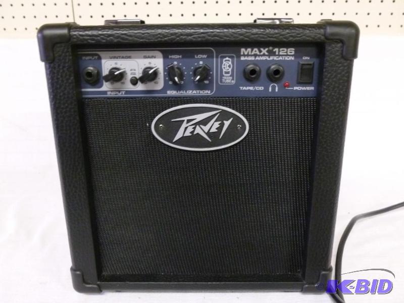 lot 9 image: Peavey Max 126 Bass Amp, powers up, sound in ...