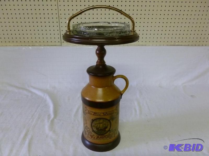 lot 98 image: Large Vintage " The New World " - M...