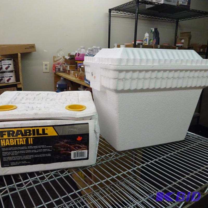 lot 154 image: New Frabill Habitat II Worm Box with Super Gr...