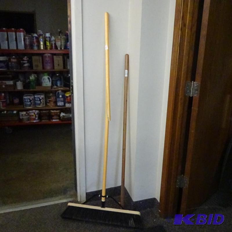 lot 172 image: NEW Laitner 24 rough Surface Outdoor Push Bro...