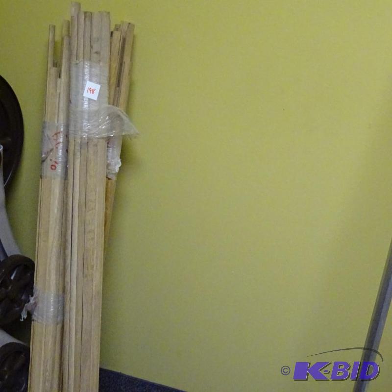 lot 198 image: New approx 60 ft solid oak classic casing  b...