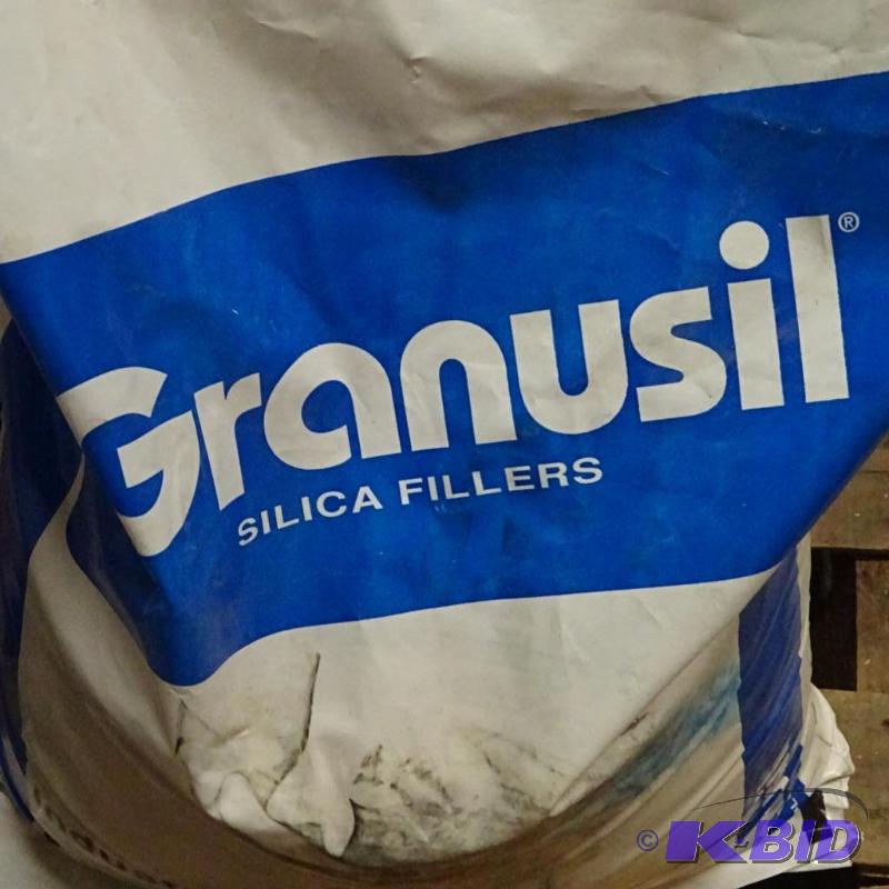 lot 234 image: Approx 100 lbs Granusil quartz sandblasting m...