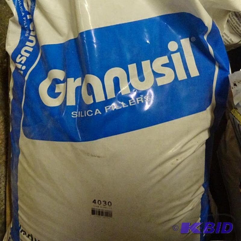 lot 238 image: Approx 100 lbs Granusil quartz sandblasting m...