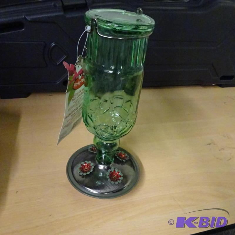 lot 280 image: NEW Perky-Pet Antique Bottle Hummingbird Feed...