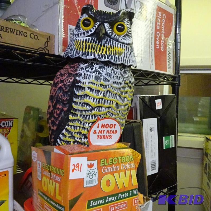 lot 291 image: NEW Electronic Garden Defense Owl. Motion Sen...